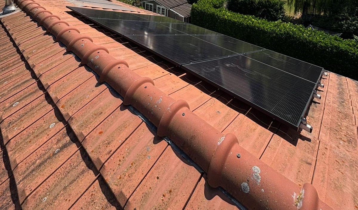 Installation panneaux solaires 6 kWc maison individuelle Nancy 54, autoconsommation avec revente surplus sur toiture tuiles
